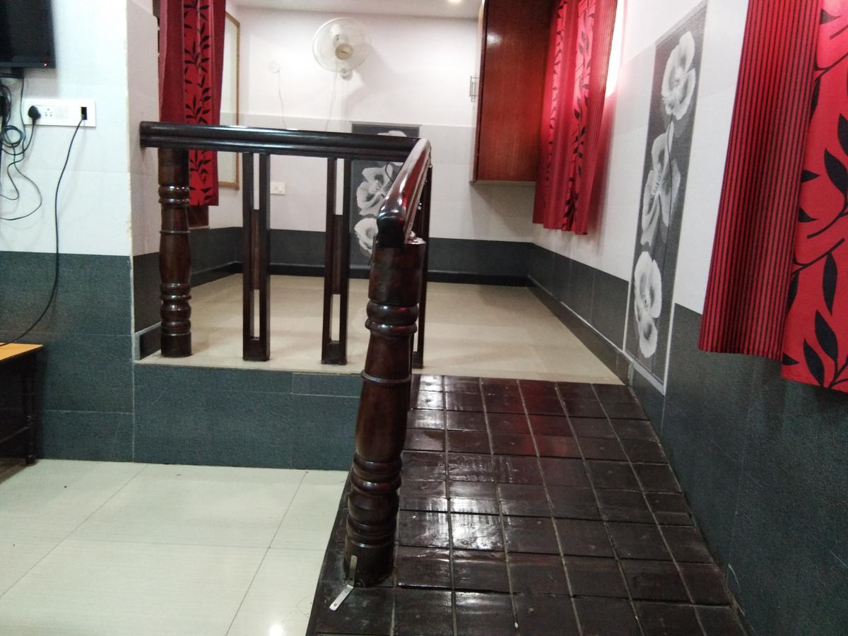 Hotel Sanman Lodge Shimoga Extérieur photo